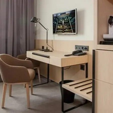 伊隆酒店 波兹南