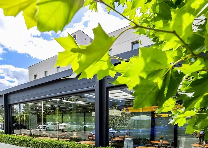 伊隆酒店 4* 波兹南